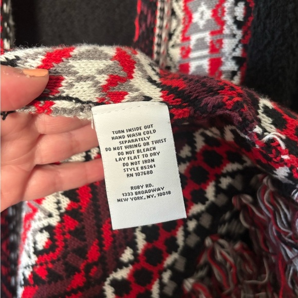 Ruby Rd Women’s 1X Black Red Aztec Print Knit Cardigan Boho Southwestern - Picture 3 of 5